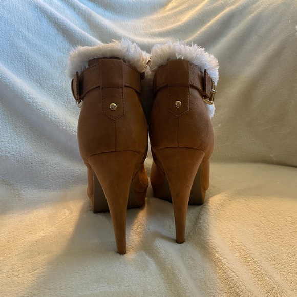 GUESS furry bootie - Picture 2 of 5